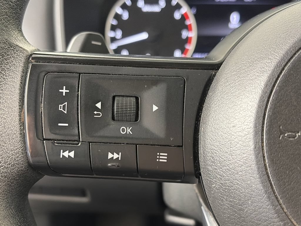 Used 2021 Nissan Rogue S AWD/4WD image 17