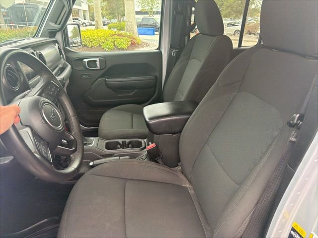 Used 2023 Jeep Gladiator Sport image 2
