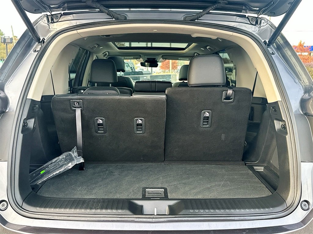 Used 2025 Honda Pilot Elite image 16