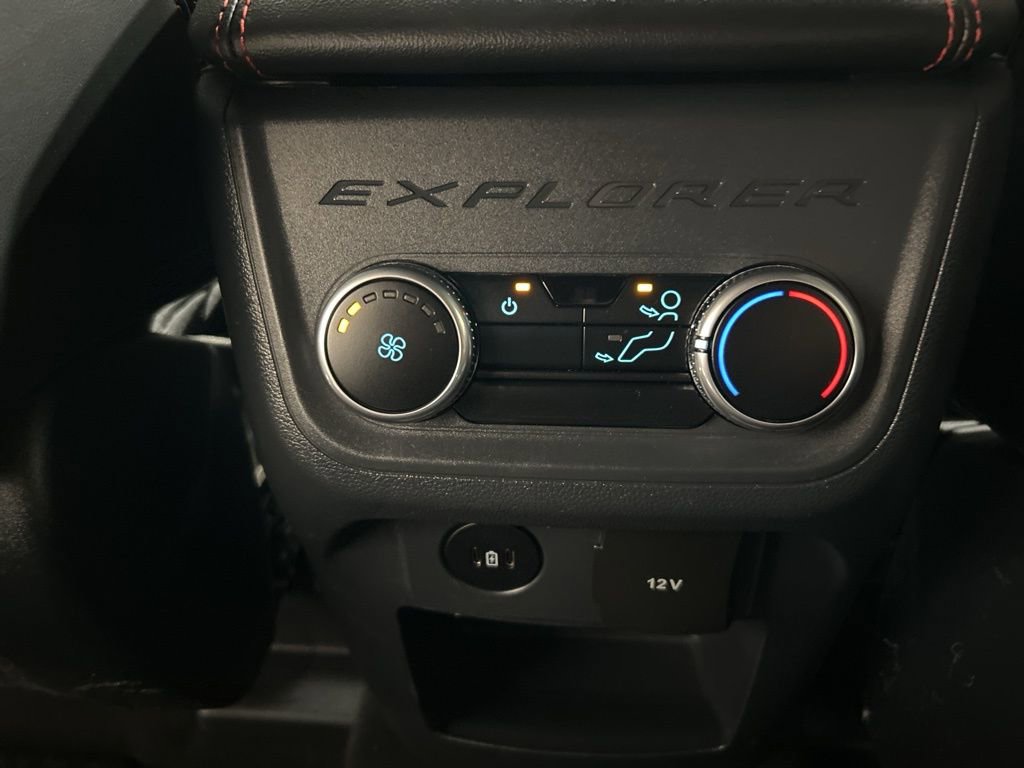 Certified 2025 Ford Explorer ST-Line w/ ST-Line Street Pack image 27