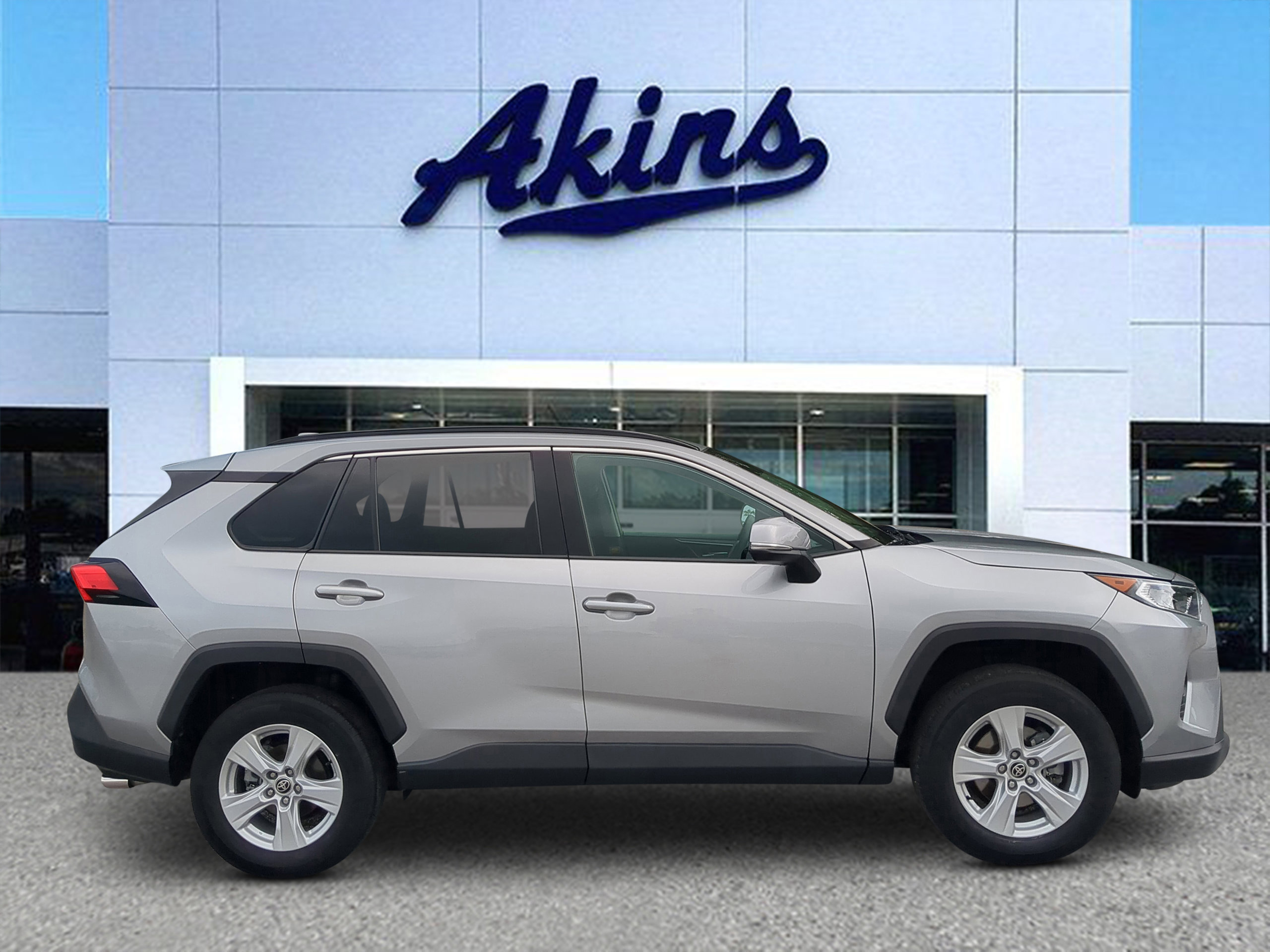Used 2021 Toyota RAV4 XLE w/ Convenience Package FWD video 1
