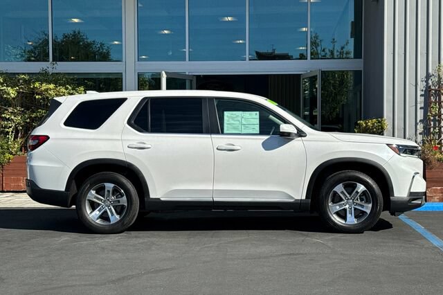 Used 2025 Honda Pilot EX-L image 3