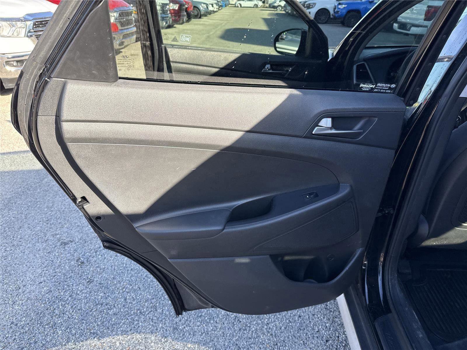 Used 2017 Hyundai Tucson SE image 25