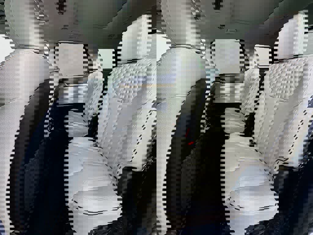 Used 2024 Hyundai Palisade Limited image 16