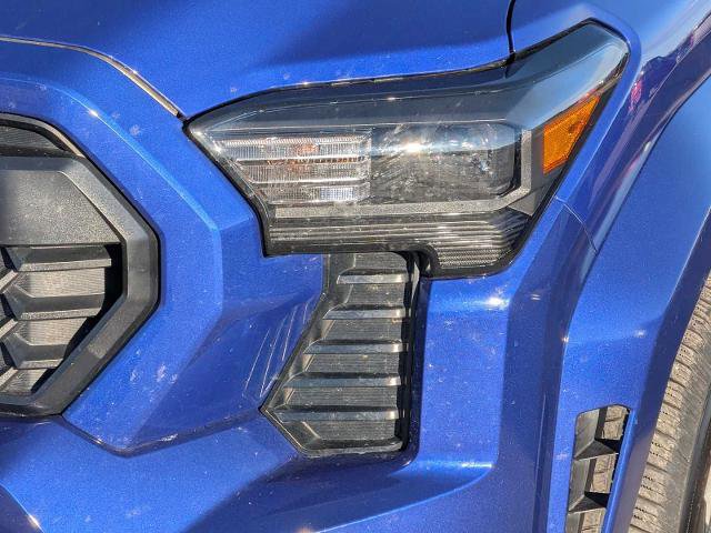 Used 2025 Toyota Tacoma TRD Sport w/ TRD Sport Premium Package image 10