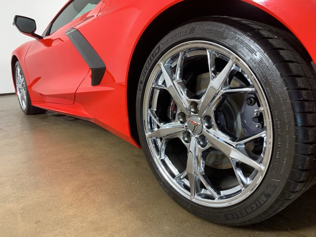 Used 2020 Chevrolet Corvette Stingray Preferred Cpe w/ 2LT Preferred Equipment Group RWD image 17