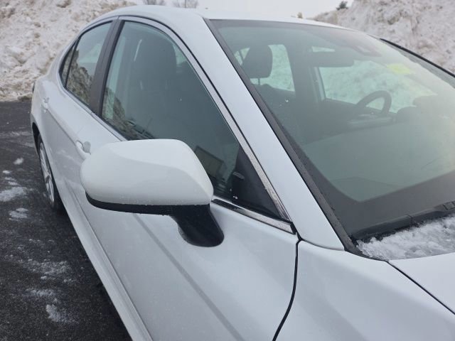 Used 2024 Toyota Camry LE image 9