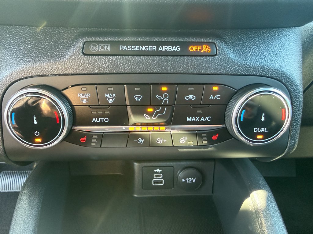 Certified 2025 Ford Escape ST-Line w/ Cold Weather Package FWD image 29