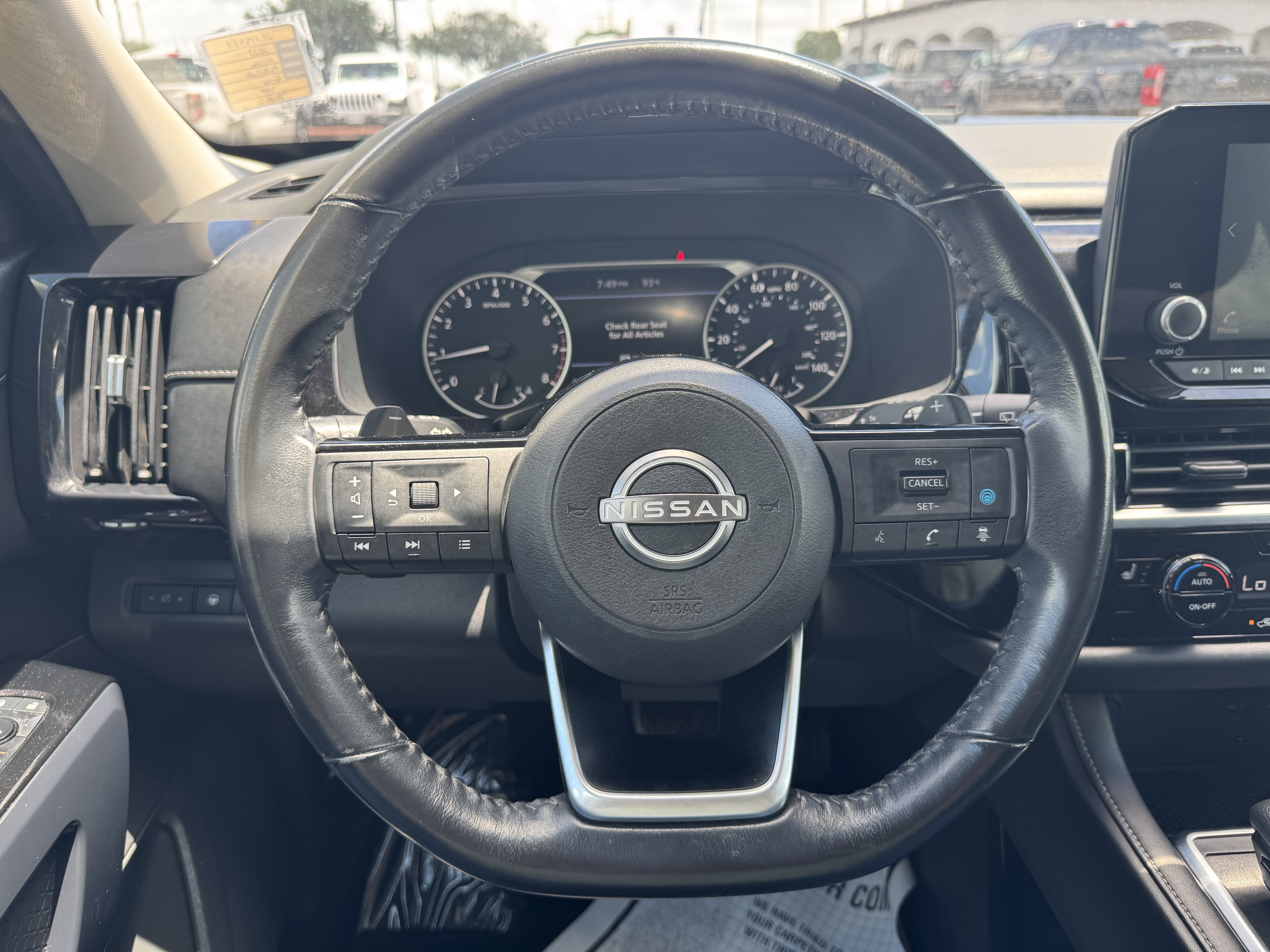Used 2022 Nissan Pathfinder SV FWD image 8