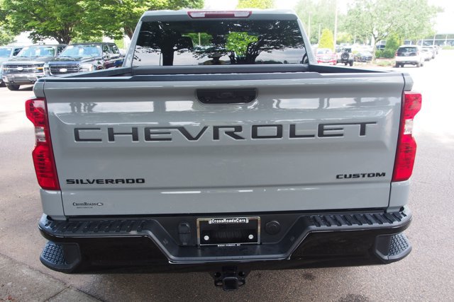 Used 2024 Chevrolet Silverado 1500 Custom Trail Boss w/ LPO, Dark Essentials Package AWD/4WD image 6