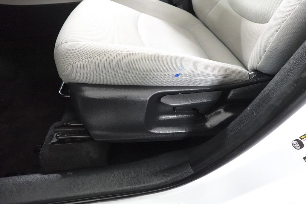 Used 2024 Toyota Corolla Cross L image 10