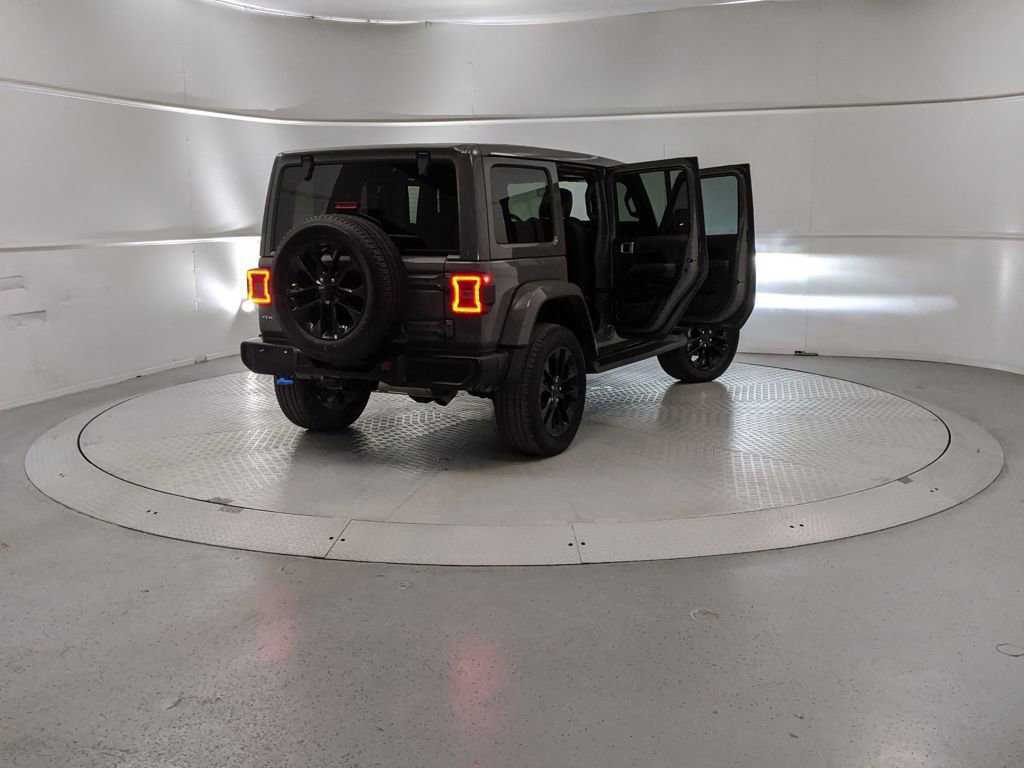 Used 2023 Jeep Wrangler Unlimited Sahara w/ Cold Weather Group image 10