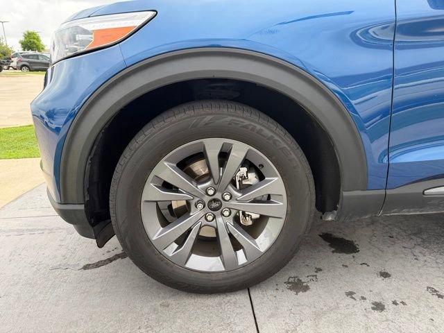 Certified 2023 Ford Explorer XLT w/ Equipment Group 202A image 6