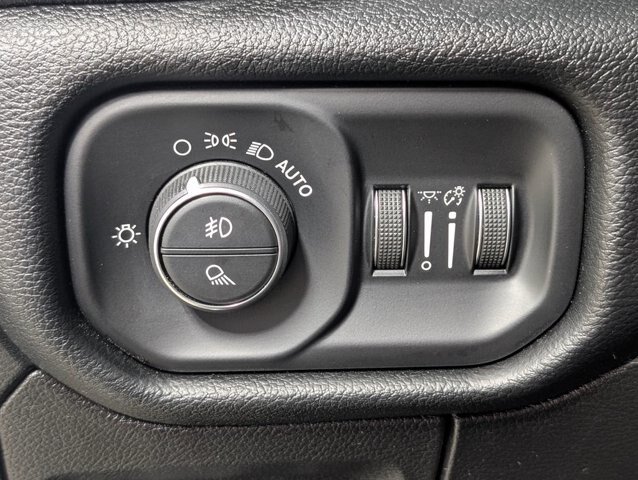 Used 2021 RAM 1500 Laramie AWD/4WD image 13