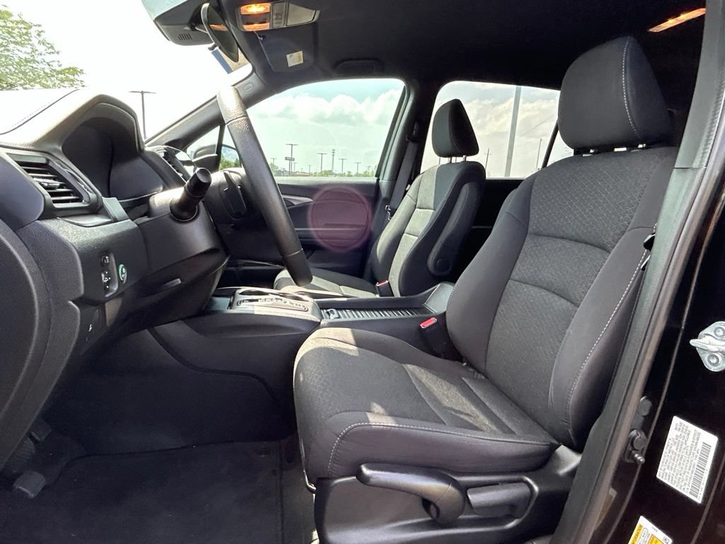 Used 2021 Honda Passport Sport image 11