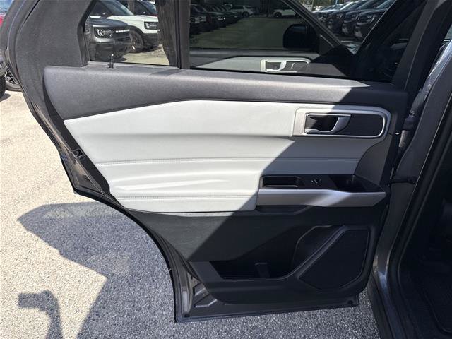 Certified 2023 Ford Explorer XLT w/ Equipment Group 202A RWD image 29