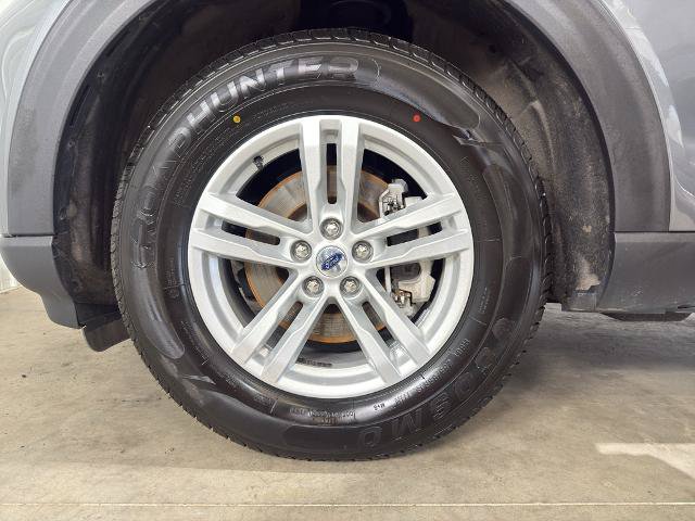 Certified 2023 Ford Explorer XLT w/ Class IV Trailer Tow Package AWD/4WD image 15