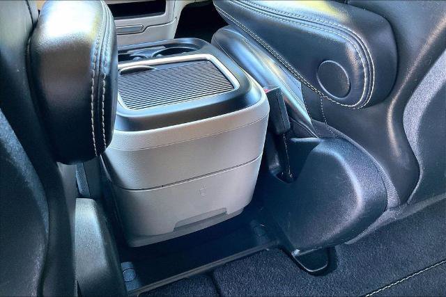 Used 2023 Chrysler Pacifica Touring-L FWD image 32