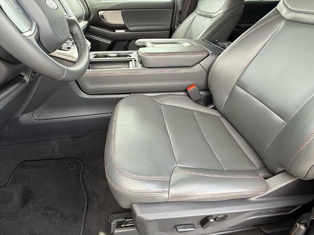Certified 2025 Ford Expedition Max Active image 14