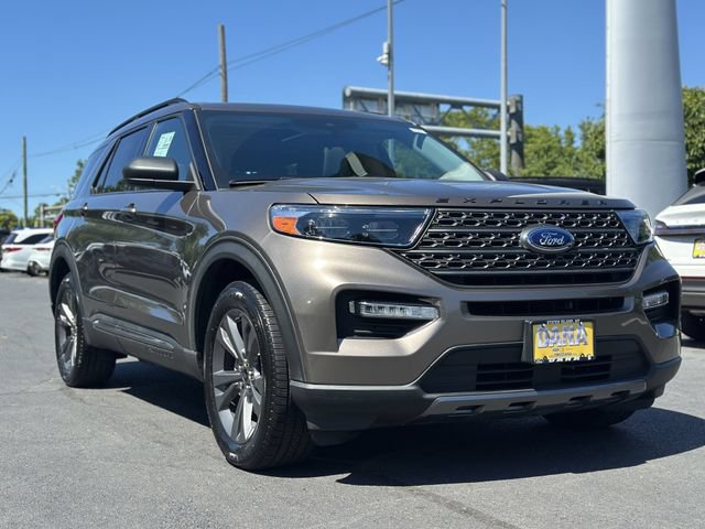 Certified 2021 Ford Explorer XLT w/ Equipment Group 202A AWD/4WD image 49
