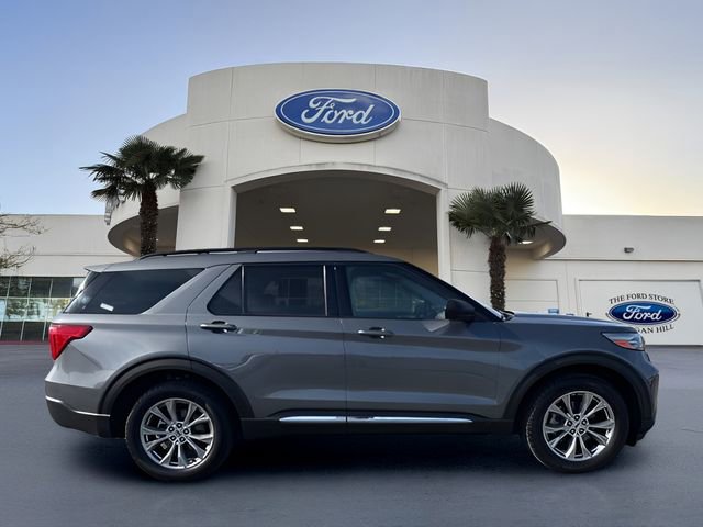 Certified 2021 Ford Explorer XLT w/ Equipment Group 202A AWD/4WD image 5