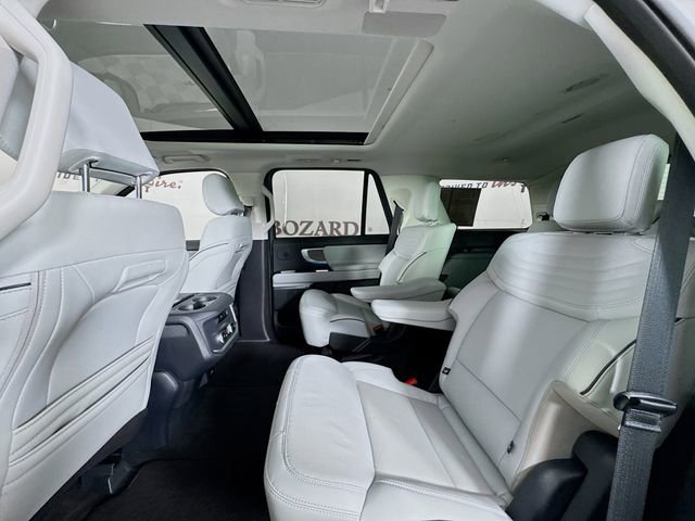 Certified 2025 Ford Expedition Platinum w/ Platinum Ultimate Package AWD/4WD image 29