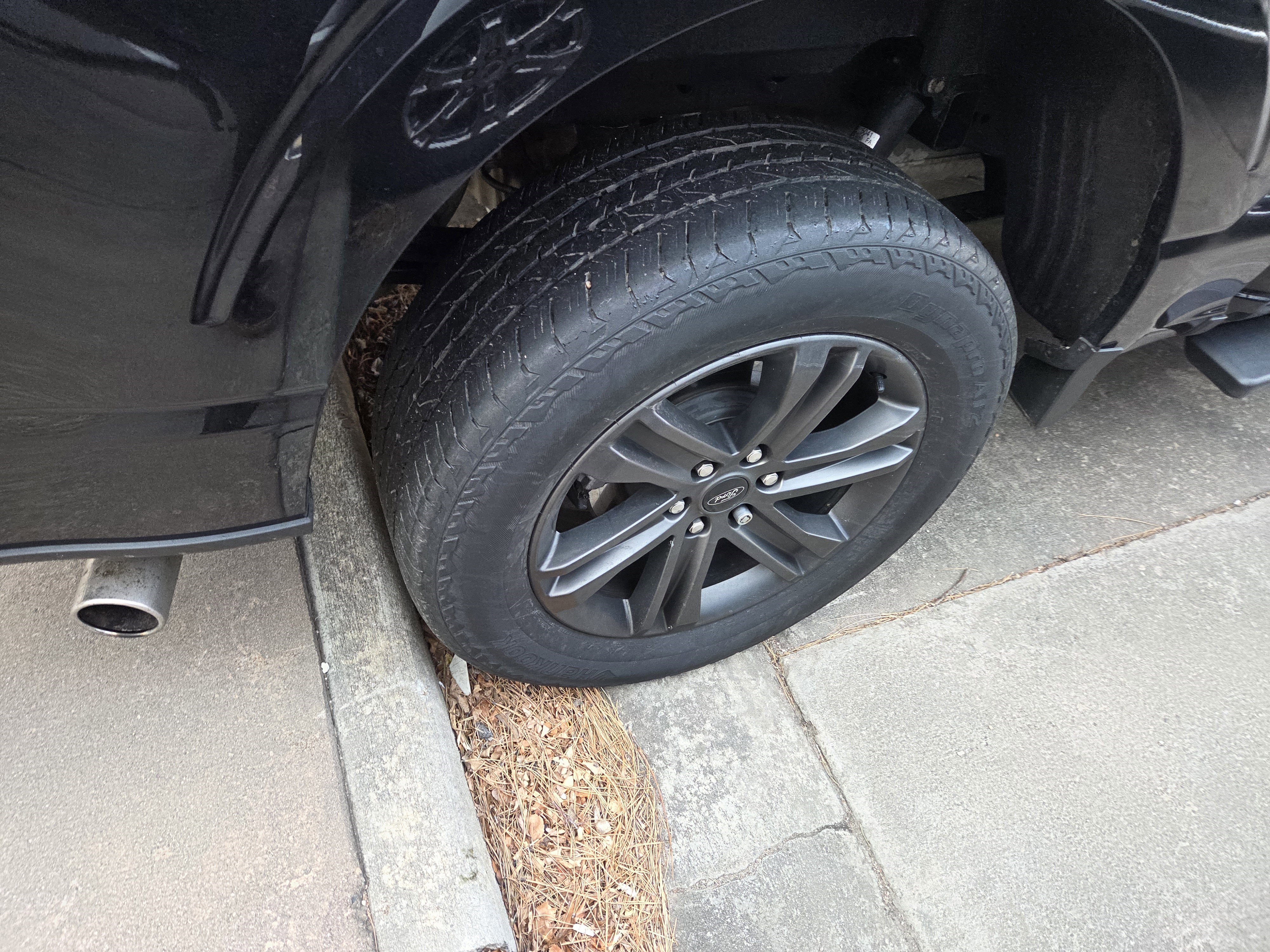 Certified 2022 Ford F150 XLT w/ Equipment Group 302A High image 12