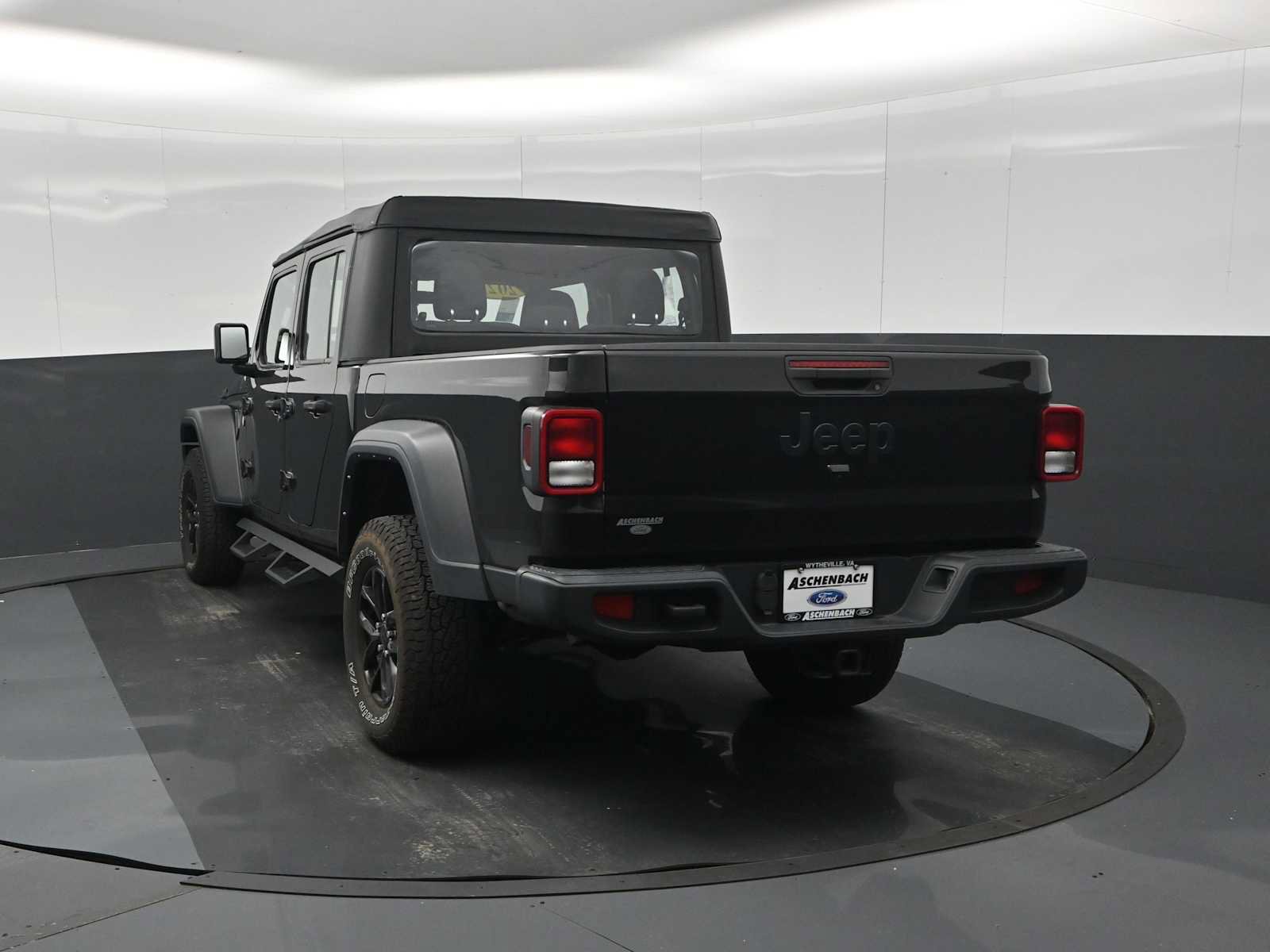 Used 2022 Jeep Gladiator Sport w/ Trailer Tow Package AWD/4WD image 7
