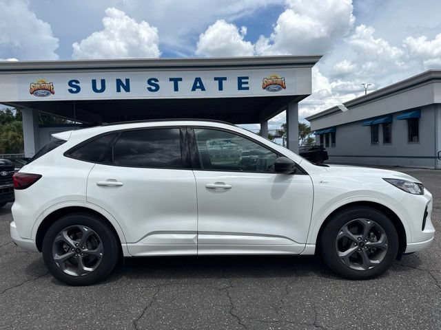 Certified 2023 Ford Escape ST-Line w/ Tech Pack #1 FWD image 4