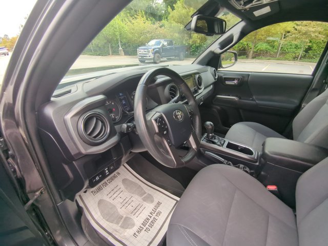 Used 2019 Toyota Tacoma TRD Off-Road w/ Technology Package AWD/4WD image 15