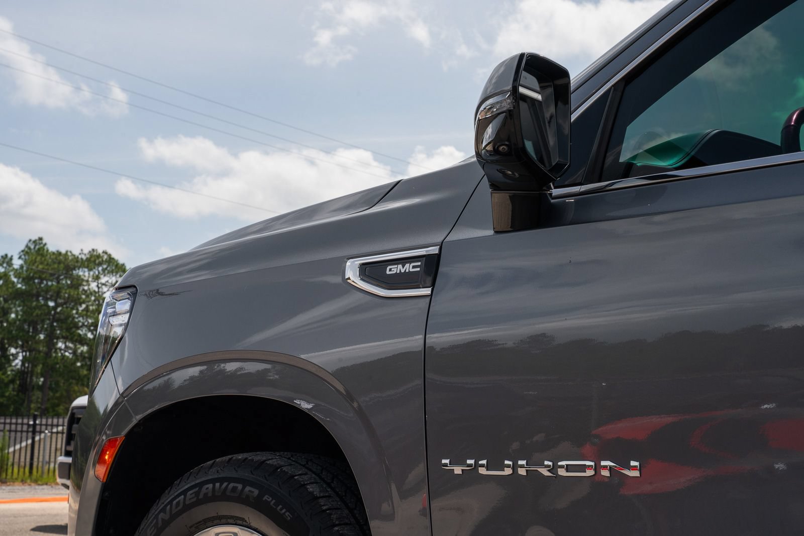 Used 2022 GMC Yukon SLT w/ SLT Premium Package RWD image 9