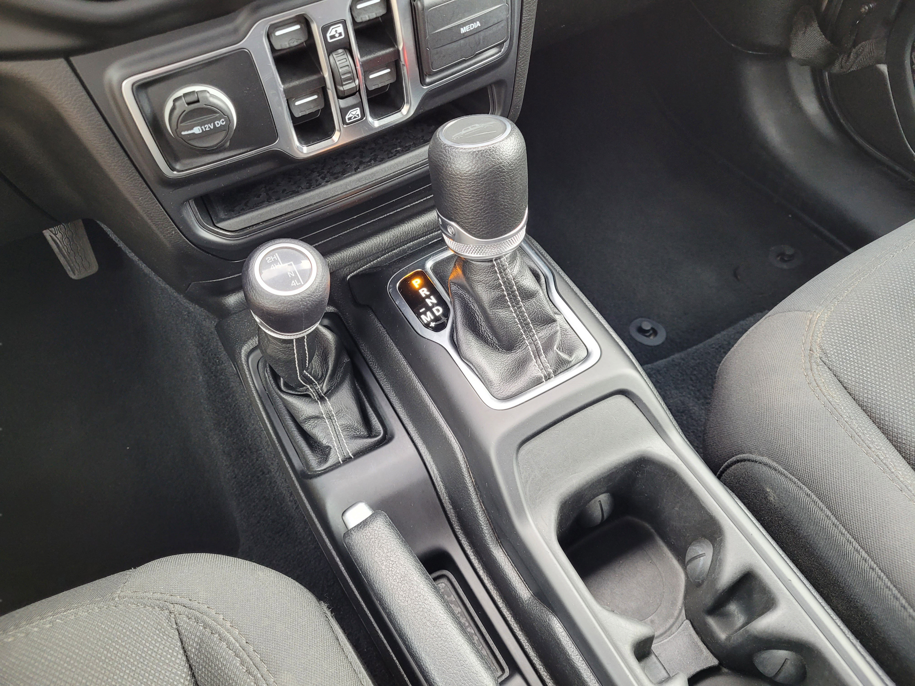 Used 2023 Jeep Gladiator Overland AWD/4WD image 24