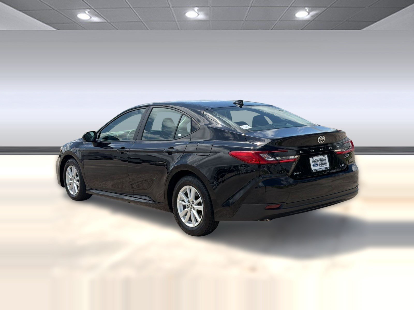 Used 2025 Toyota Camry LE w/ Convenience Package FWD image 3