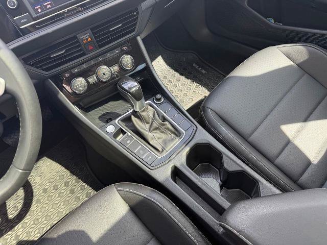 Used 2024 Volkswagen Jetta SE w/ Panoramic Sunroof Package FWD image 19