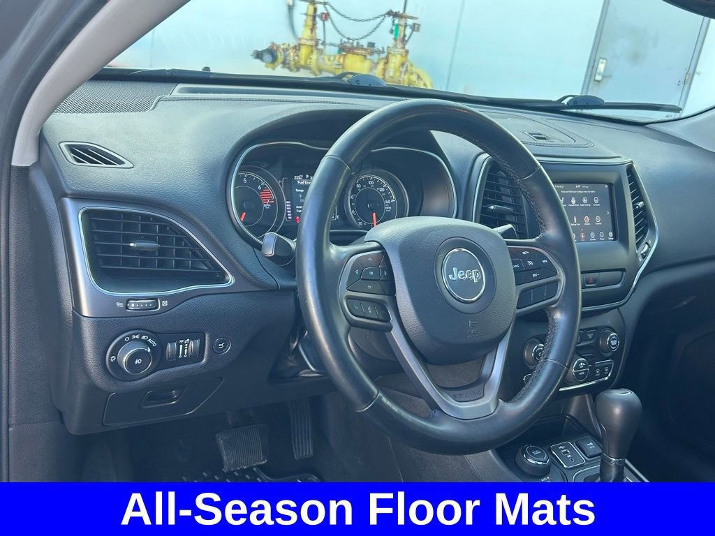 Used 2020 Jeep Cherokee Latitude Plus w/ Comfort/Convenience Group AWD/4WD image 35