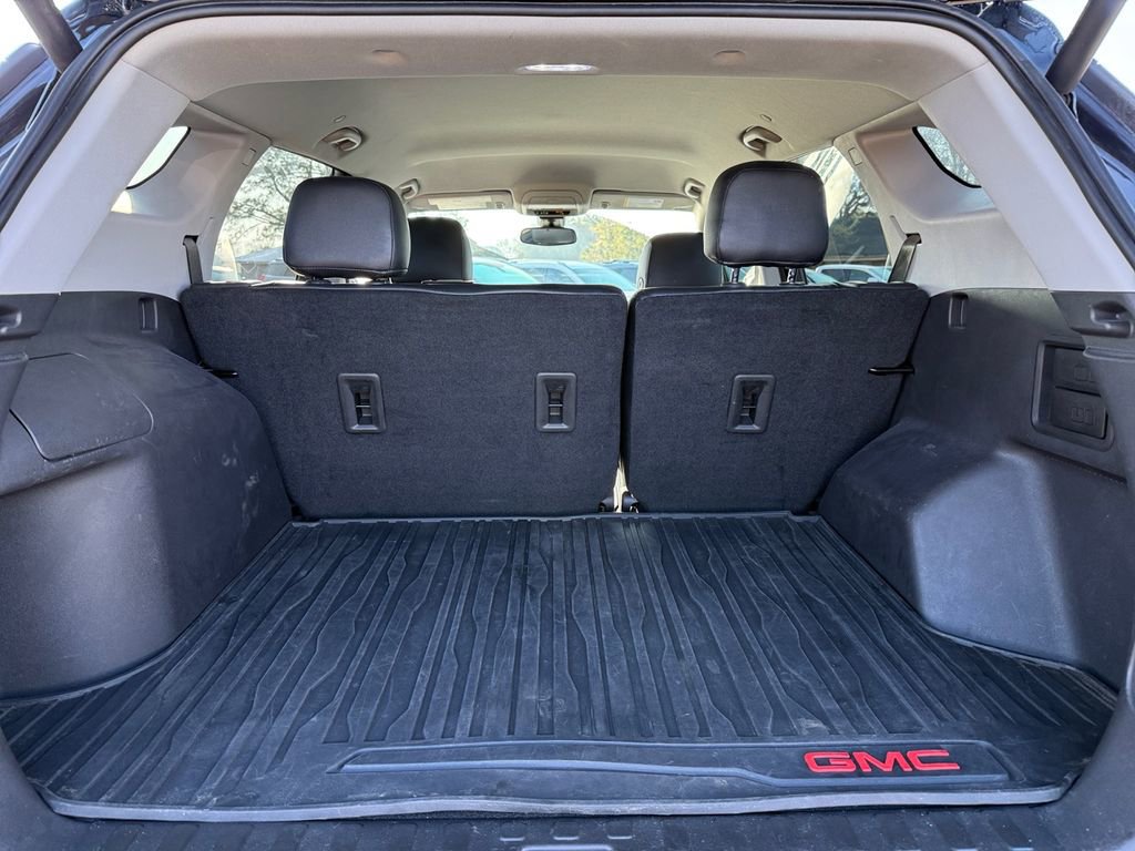 Used 2022 GMC Terrain SLE w/ Driver Convenience Package image 16