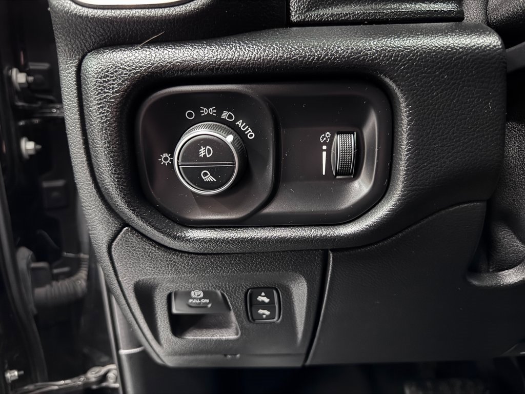 Used 2020 RAM 1500 Sport w/ Night Edition image 17