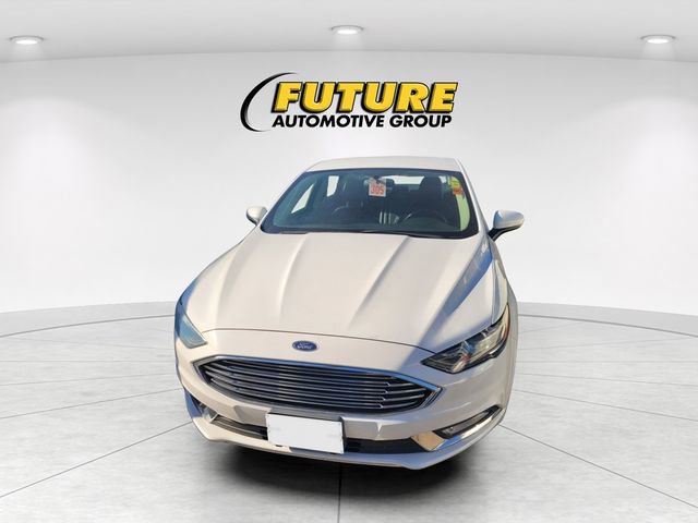 Certified 2017 Ford Fusion SE w/ Equipment Group 201A FWD image 2