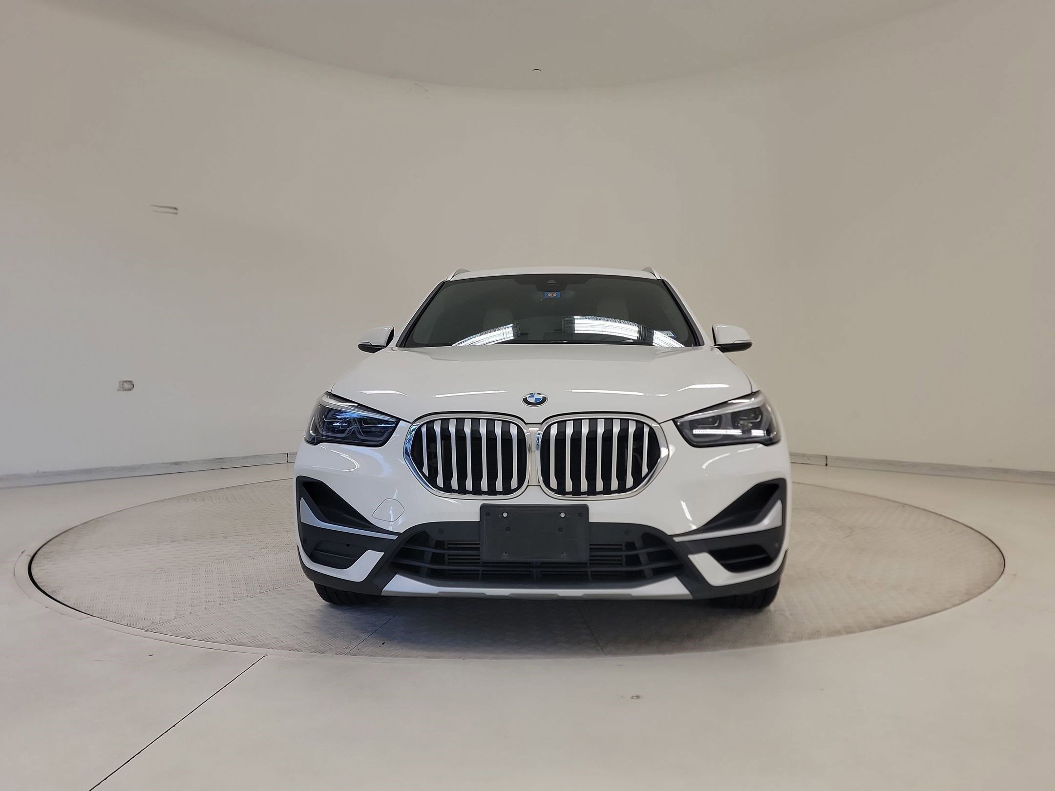 Used 2021 BMW X1 xDrive28i w/ Premium Package image 8