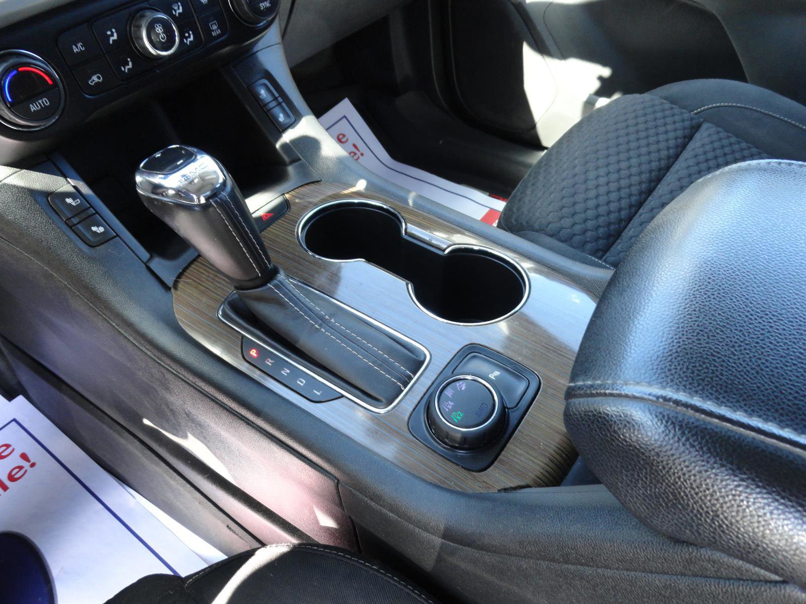 Used 2019 GMC Acadia SLE w/ Driver Alert Package I image 17