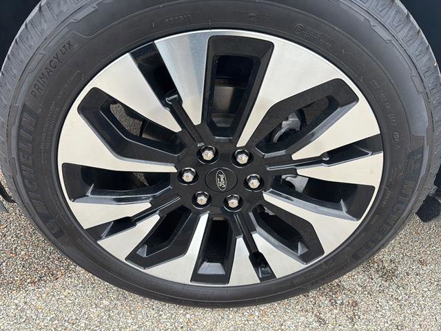 Certified 2025 Ford Expedition Platinum w/ Driver's Package image 9