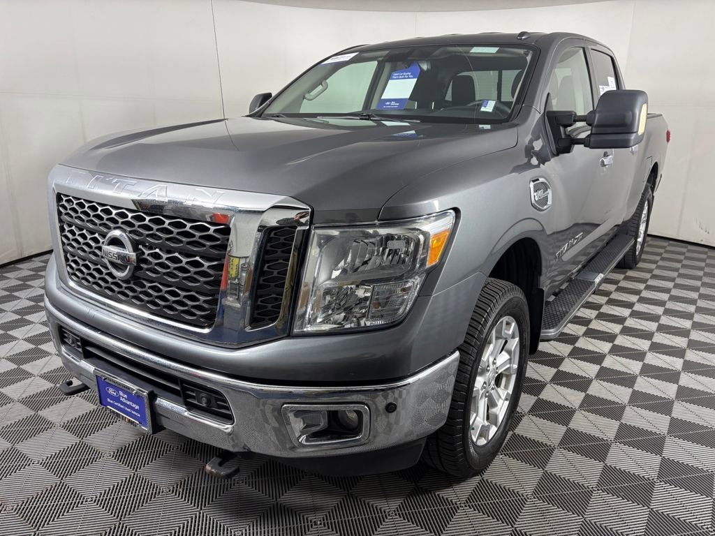Used 2017 Nissan Titan SV image 3