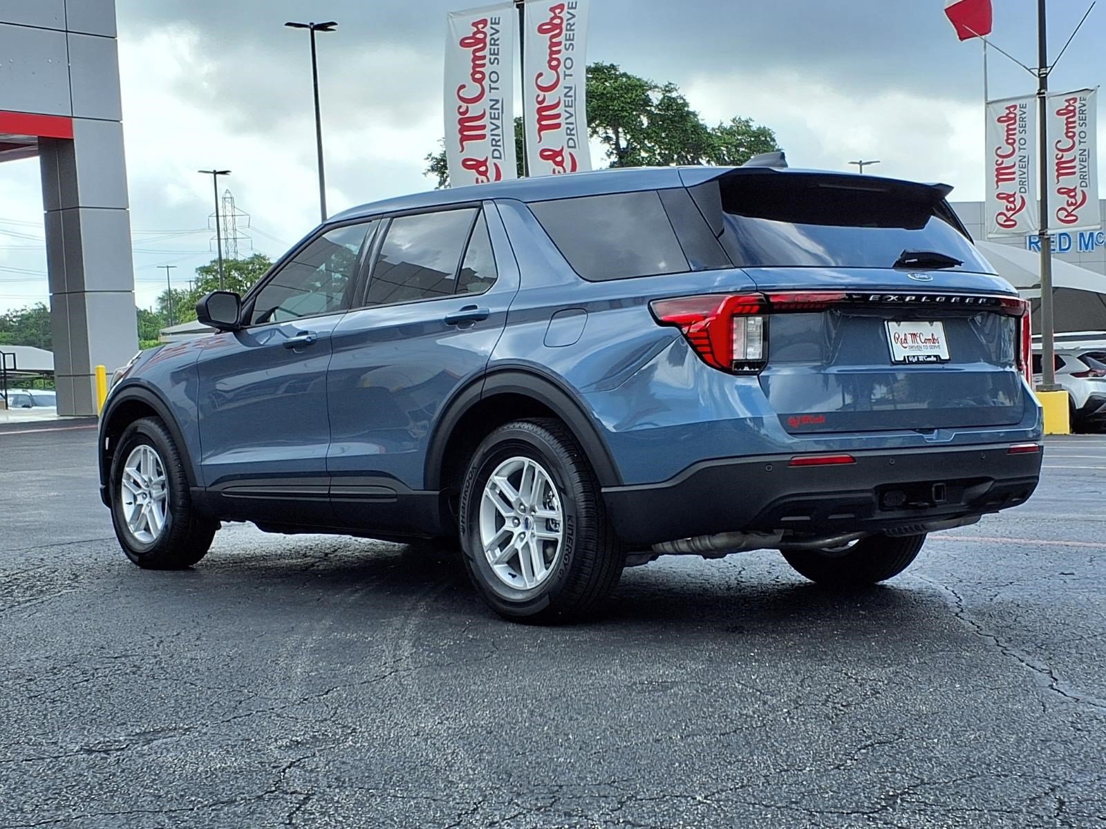 Certified 2026 Ford Explorer Active RWD image 8