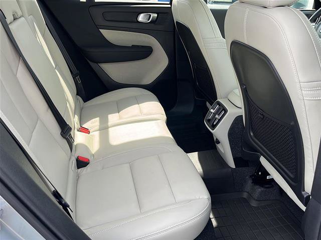 Used 2025 Volvo XC40 B5 Plus AWD/4WD image 16