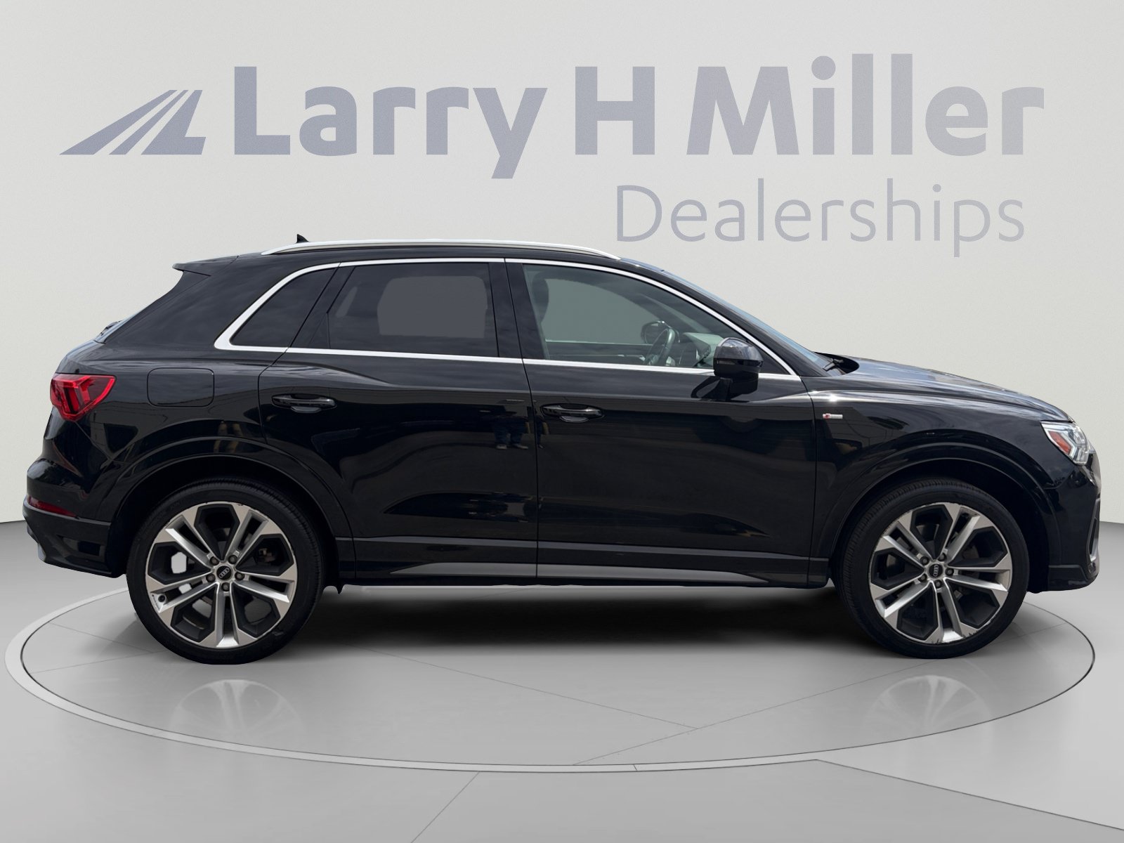 Used 2020 Audi Q3 2.0T Premium Plus w/ Premium Plus Package AWD/4WD image 6