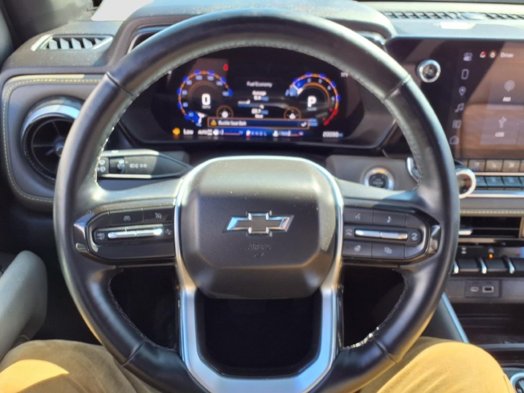 Used 2025 Chevrolet Colorado ZR2 w/ Technology Package AWD/4WD image 19
