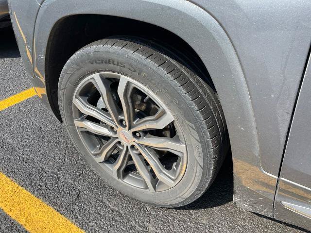 Used 2020 GMC Terrain Denali w/ Denali Premium Package AWD/4WD image 4