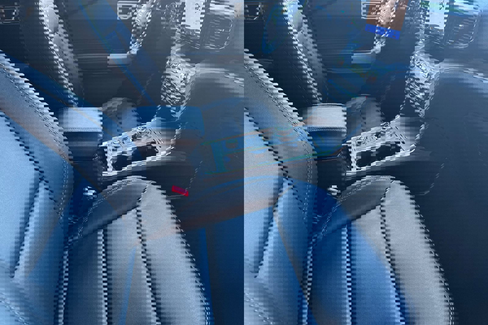 Certified 2022 Ford Explorer XLT w/ Equipment Group 202A image 17