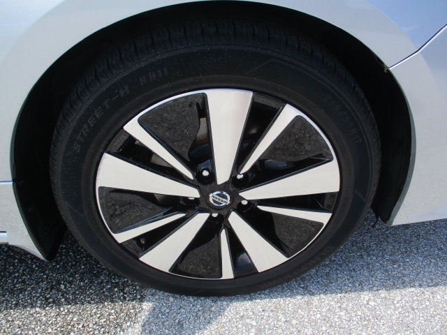 Used 2022 Nissan Altima 2.5 SV FWD image 13