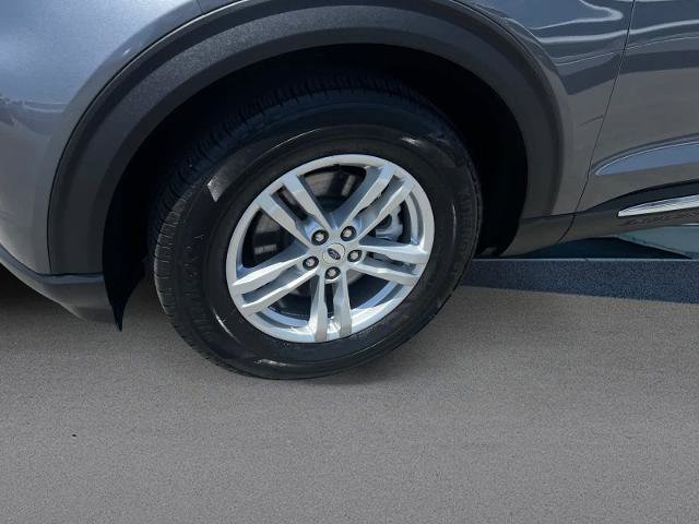 Certified 2023 Ford Explorer XLT w/ Equipment Group 202A RWD image 9